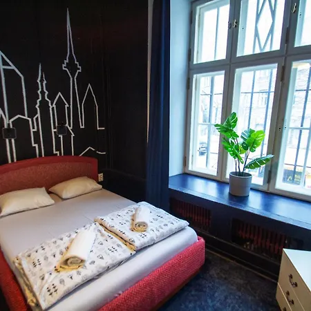 Imaginary (adults Only) Albergue