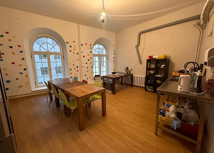 Hostel Imaginary (adults Only) *