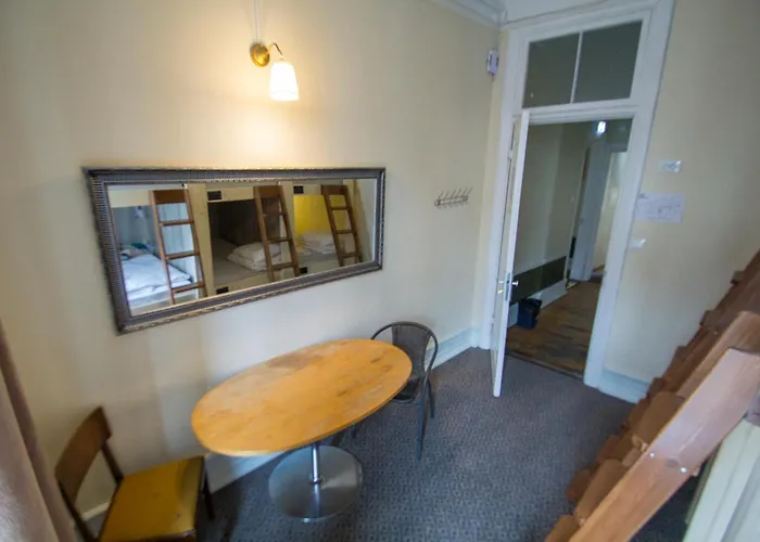 Hostel Imaginary (adults Only) *