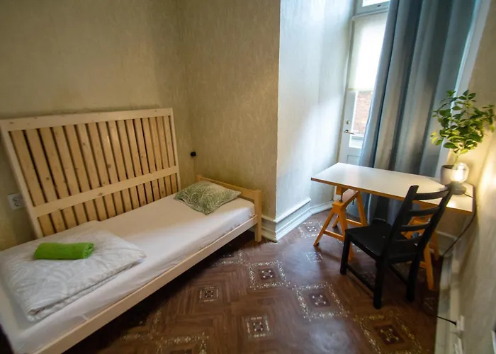 Hostel Imaginary (adults Only) *